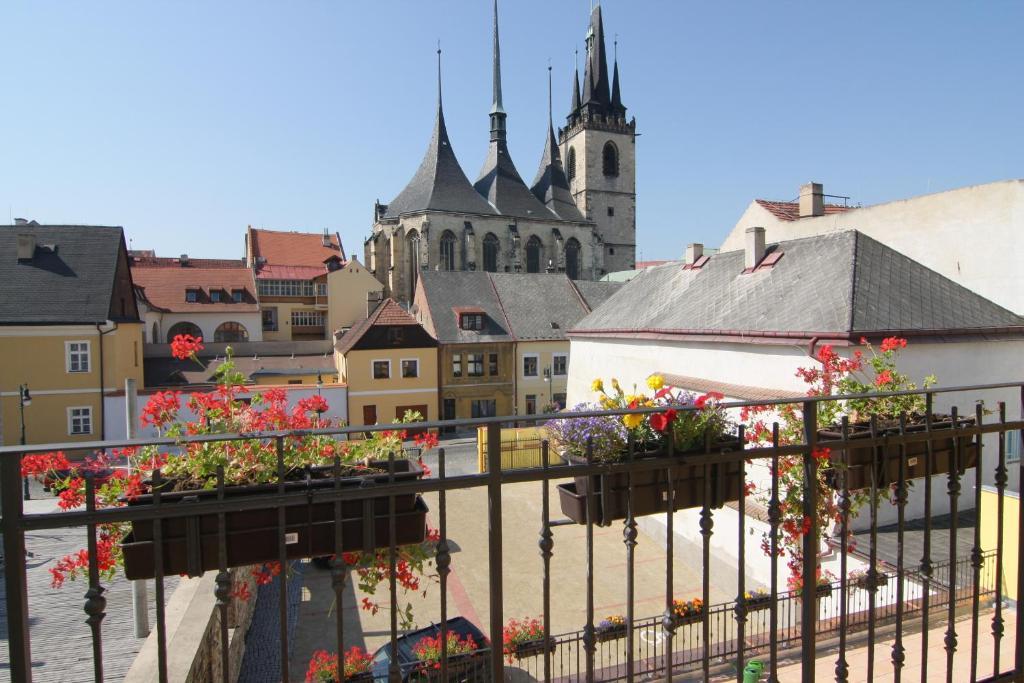 Hotel U Radnice Лоуни Номер фото