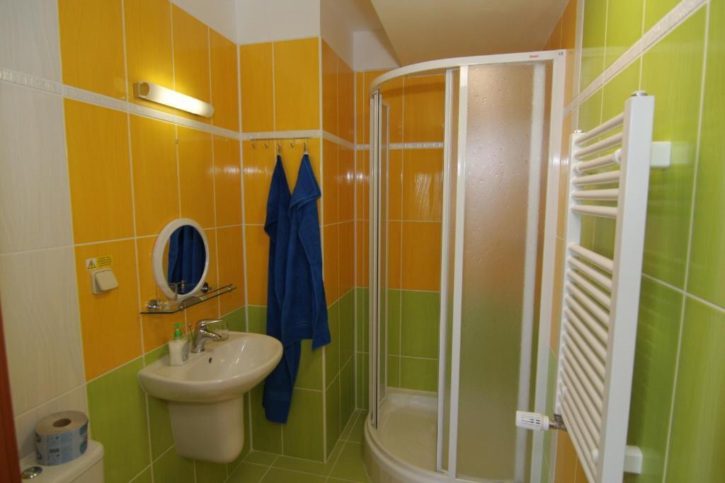 Hotel U Radnice Лоуни Номер фото
